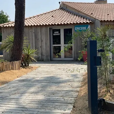 Campeggio Laïka Cottage, Accès Piscine *