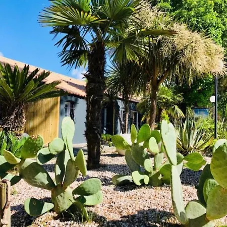 Laïka Cottage, Accès Piscine